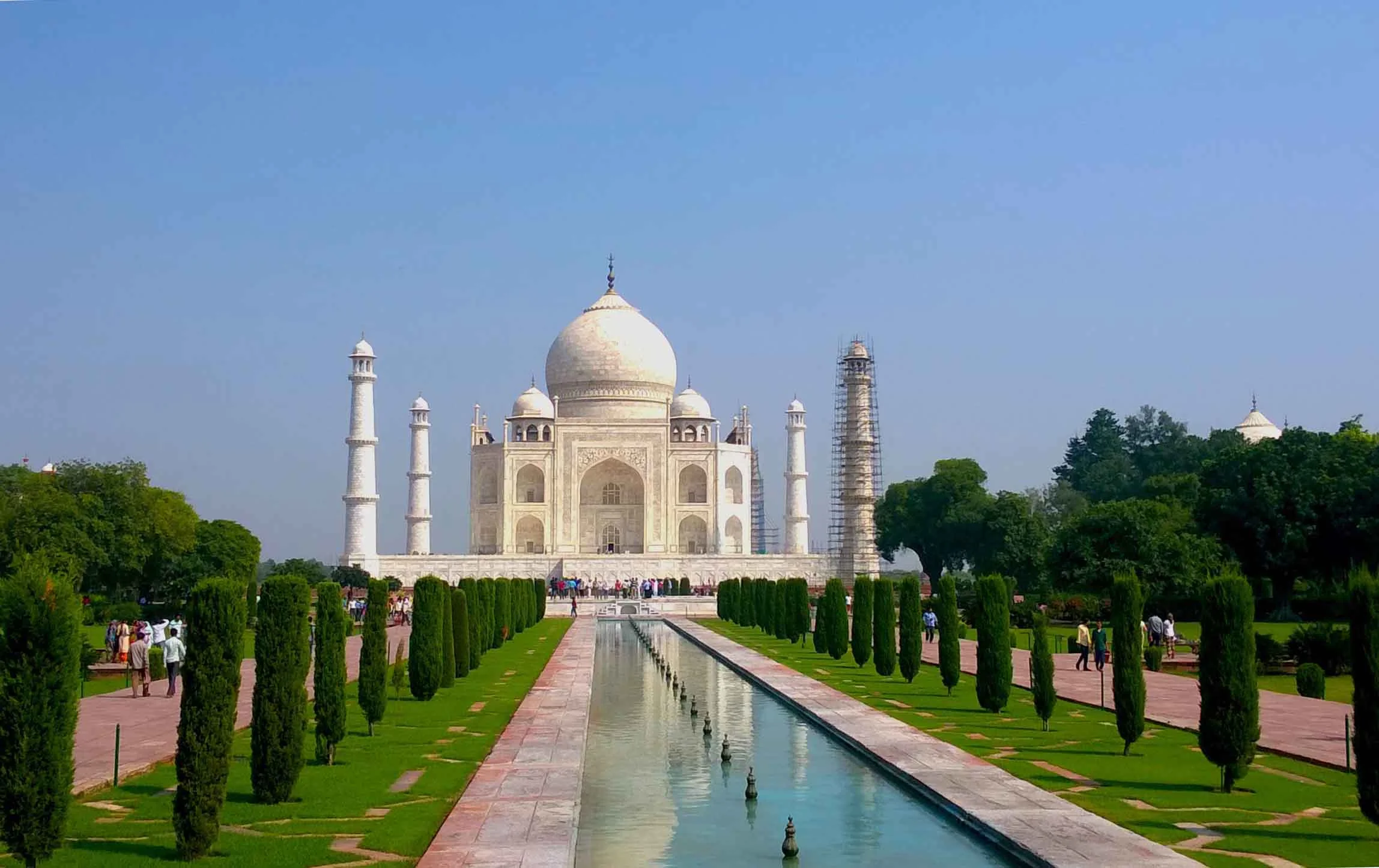Today India's most popular tourist attraction, the Taj Mahal took more than two decades to build.