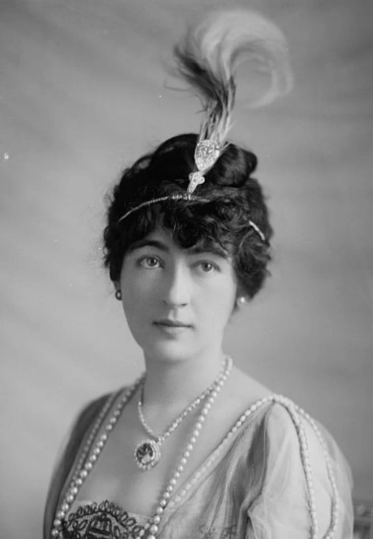 Evalyn Walsh MacLean rocks some of that legendary bling.