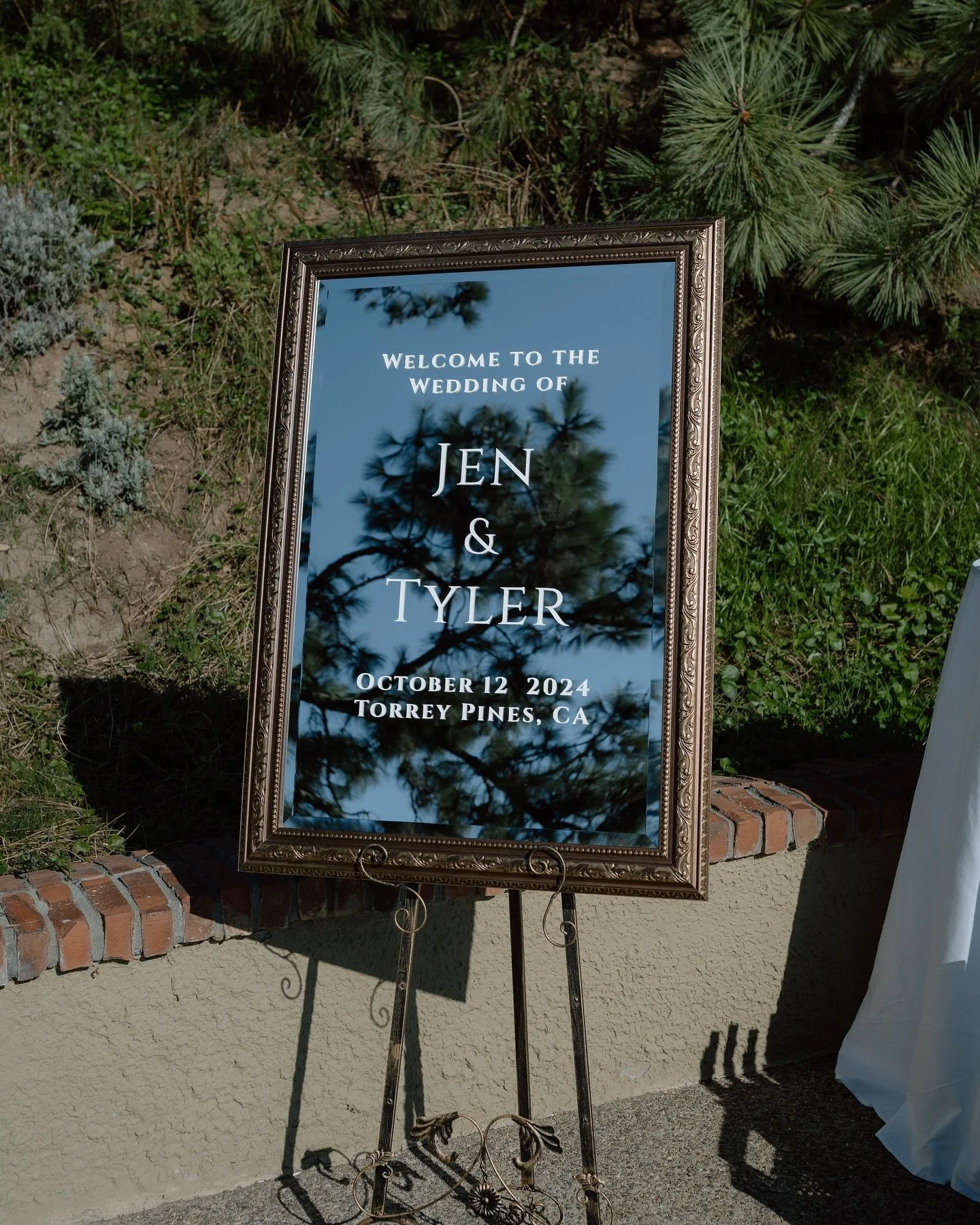 THRILLED with how this mirror wedding welcome sign turned out!! I made this sign for my bestie&rsquo;s wedding and am so happy she trusted me with it. 🤍 It was quite a fun process (I&rsquo;ll post that later).

DM me for wedding/event design inquiri