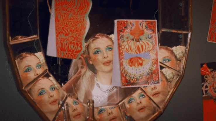 BABY QUEEN - WANNABE-high (1).gif