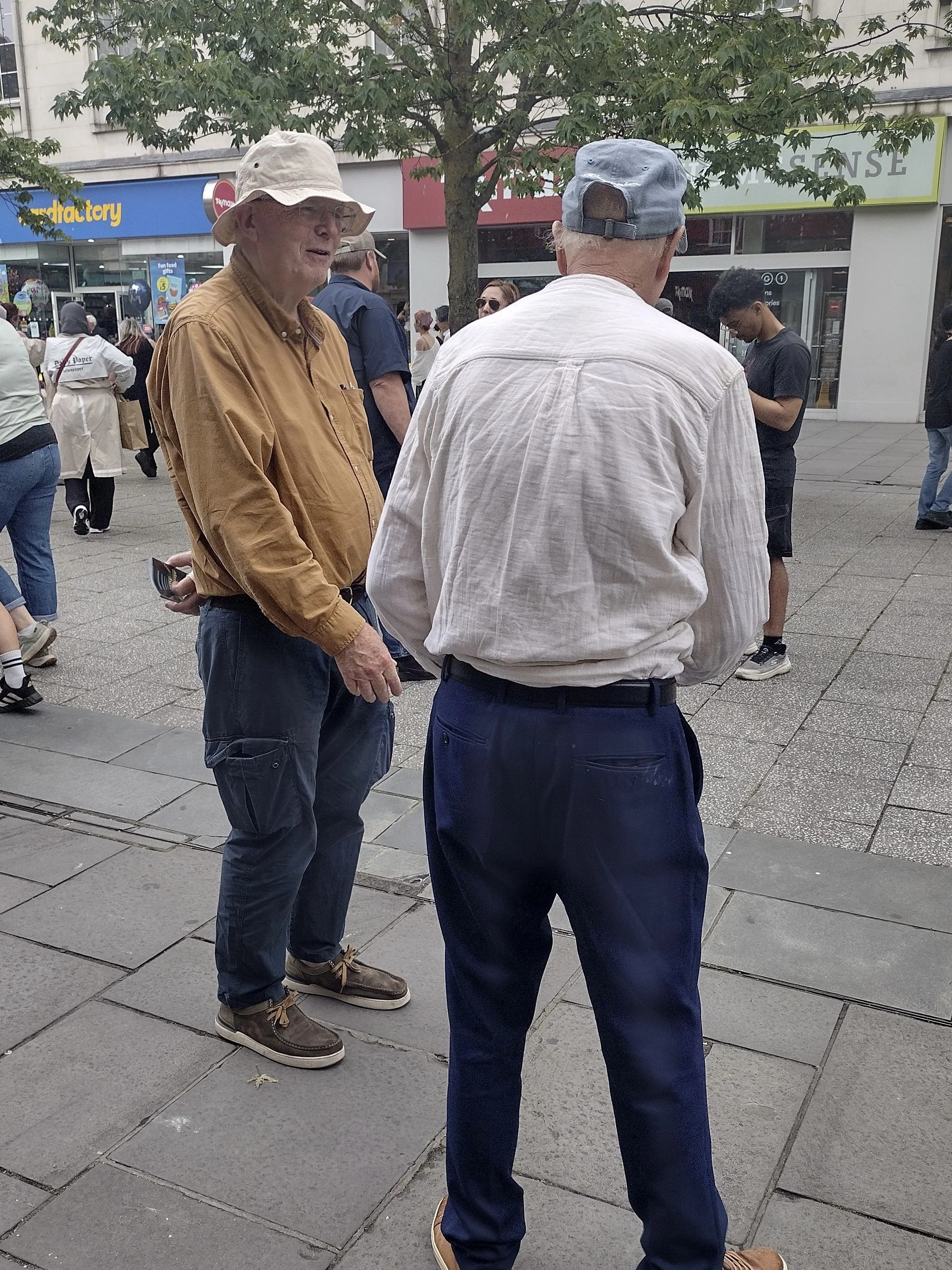 e05dddf8-e840-451c-8092-9ab63899ca1c.jpg