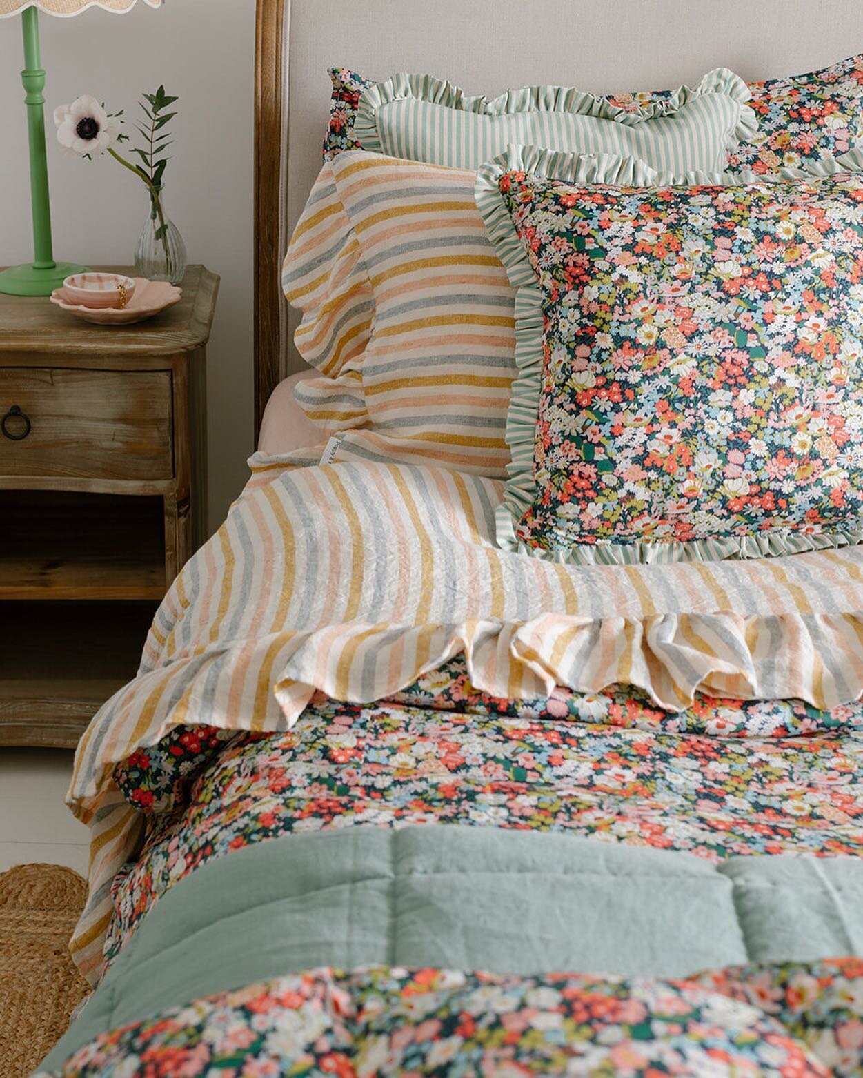 It is with great sadness that Liberty fabric Thorpe Green is being discontinued 😭 get it while you can !!! Available in duvet covers, bedding, cushions, sheets and bedspreads. This fabric is pure joy. 
Handmade in Cornwall 
Photo @ottistyling @anyar