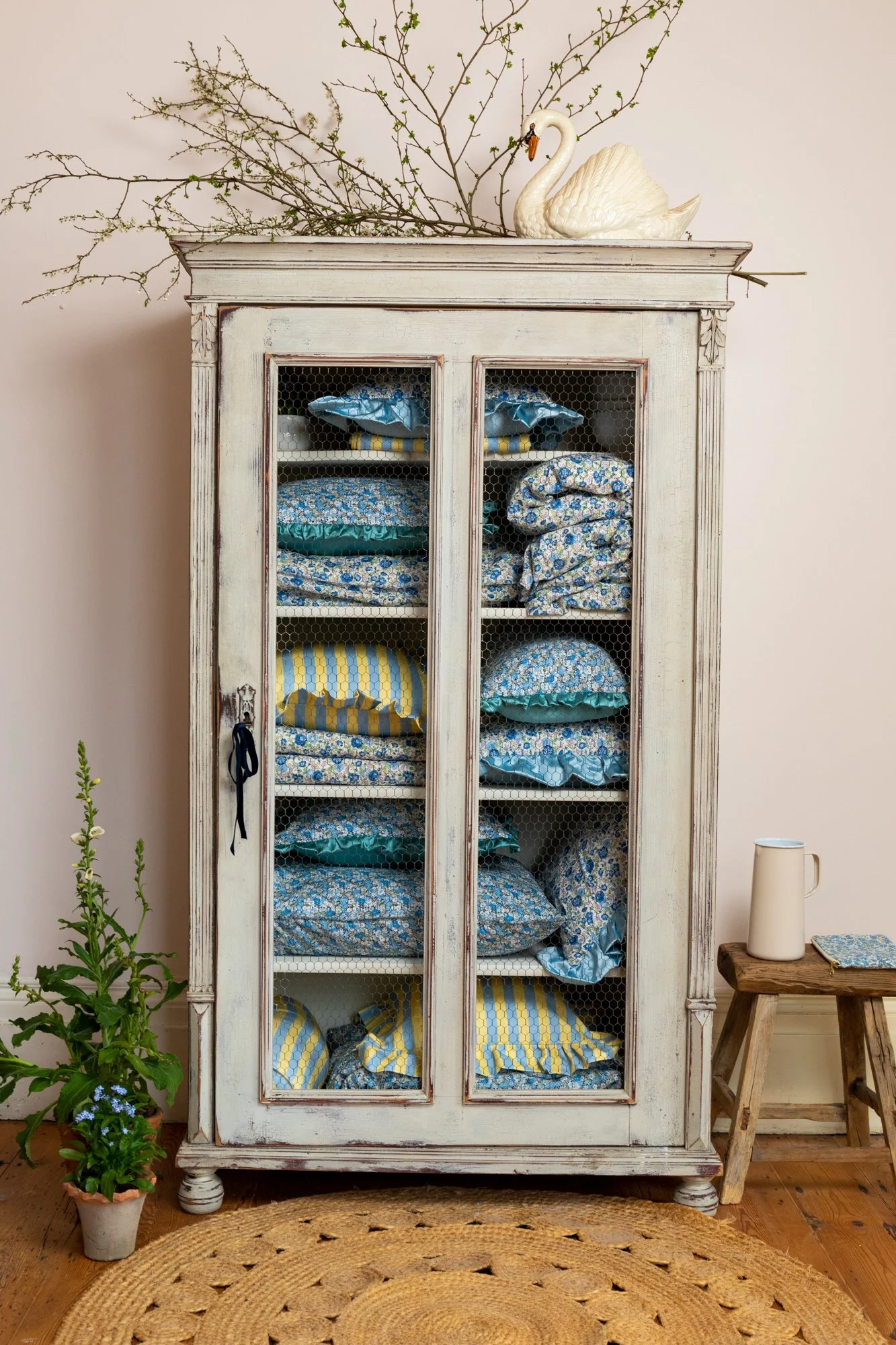 closedcupboard.jpg (Copy)