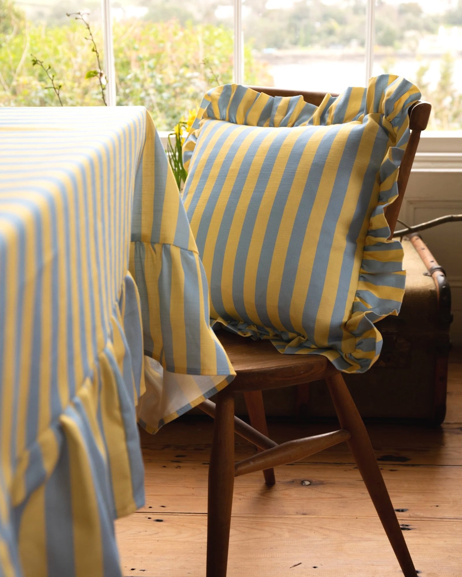 trianoncush.jpg (Copy)