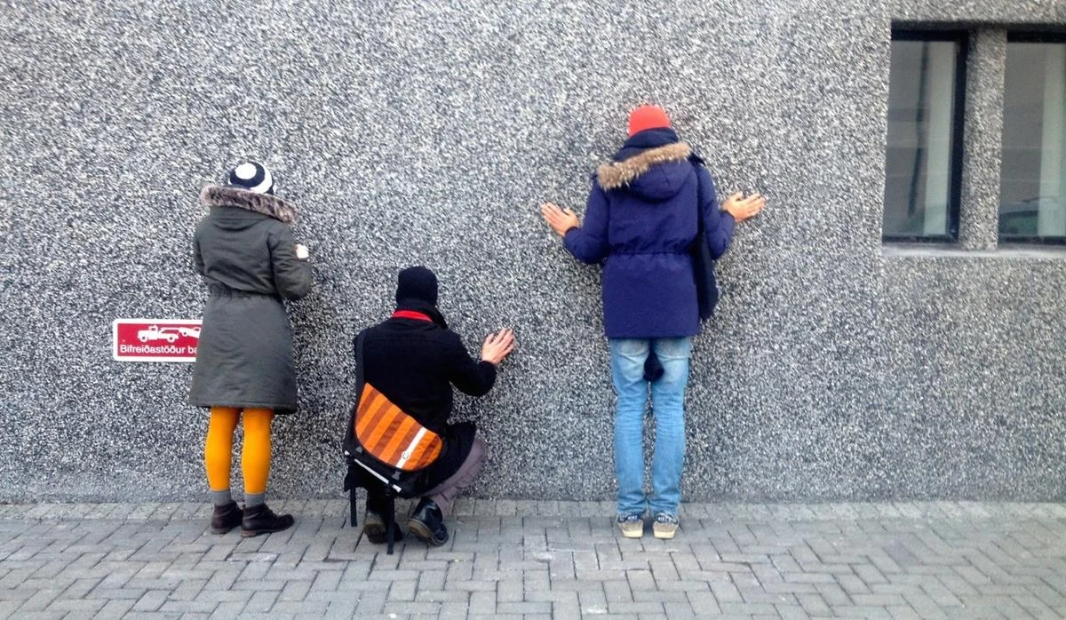 Iceland: Dialogue