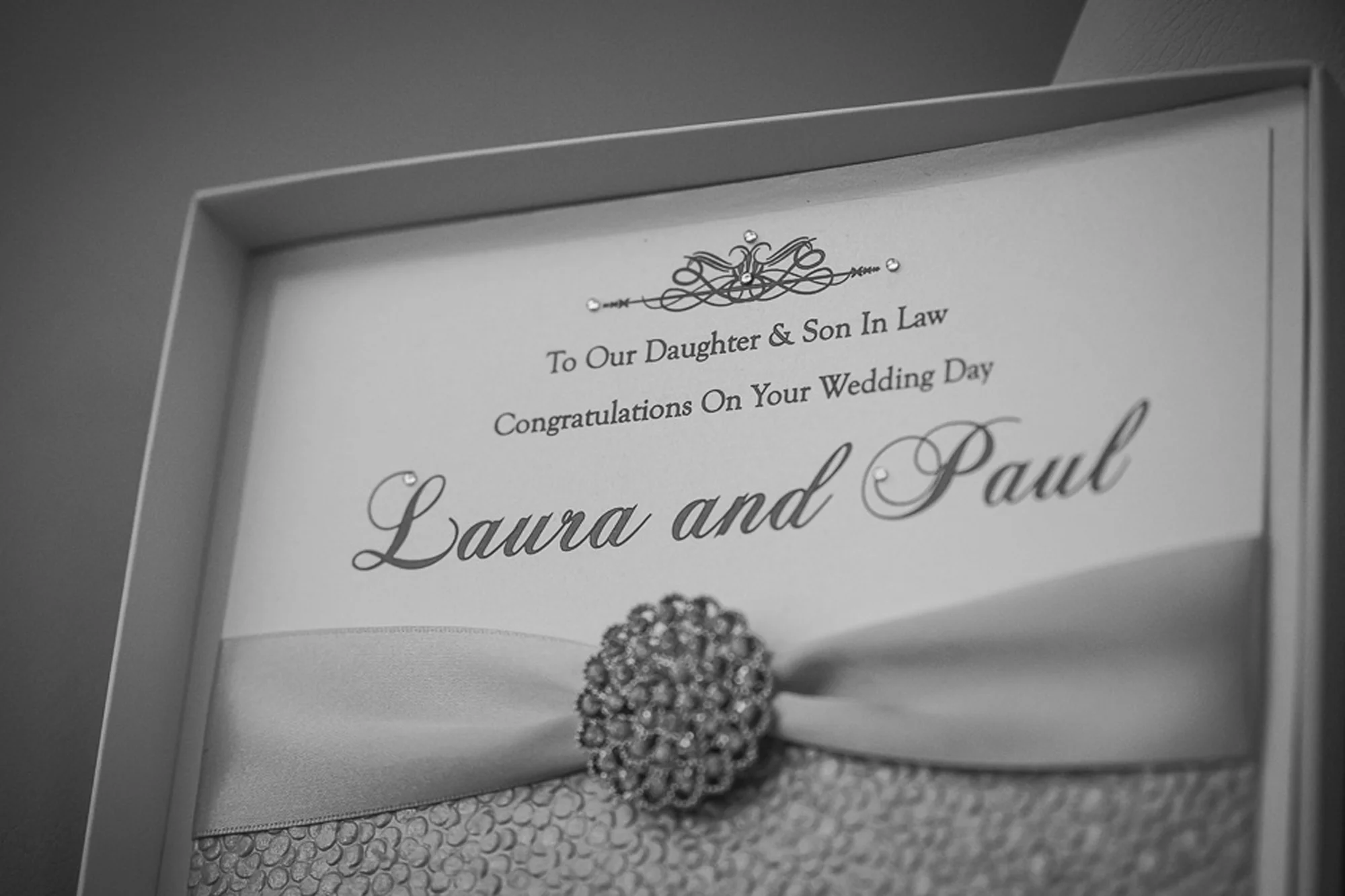 WEDDING_CARDS_08.jpg