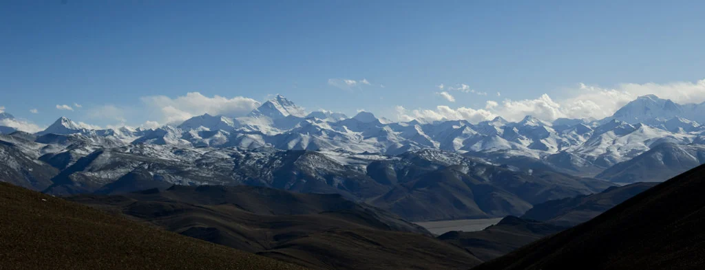 (ts564) the everest range panorama, tibet, china.jpg