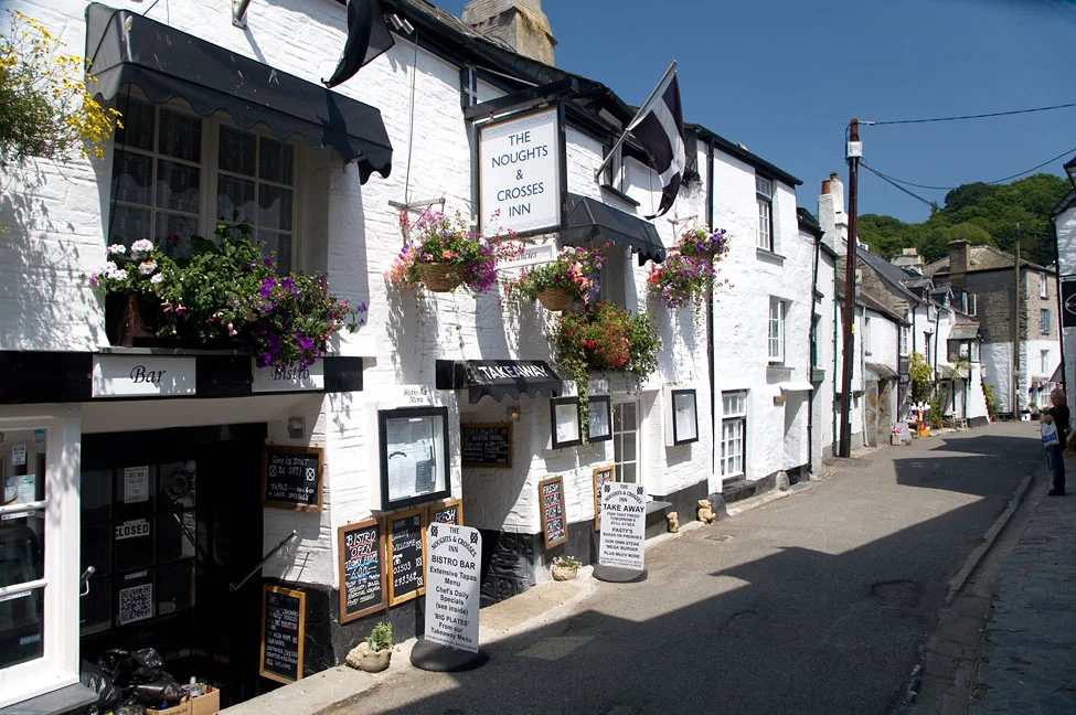 polperro-noughts-crosses.jpg