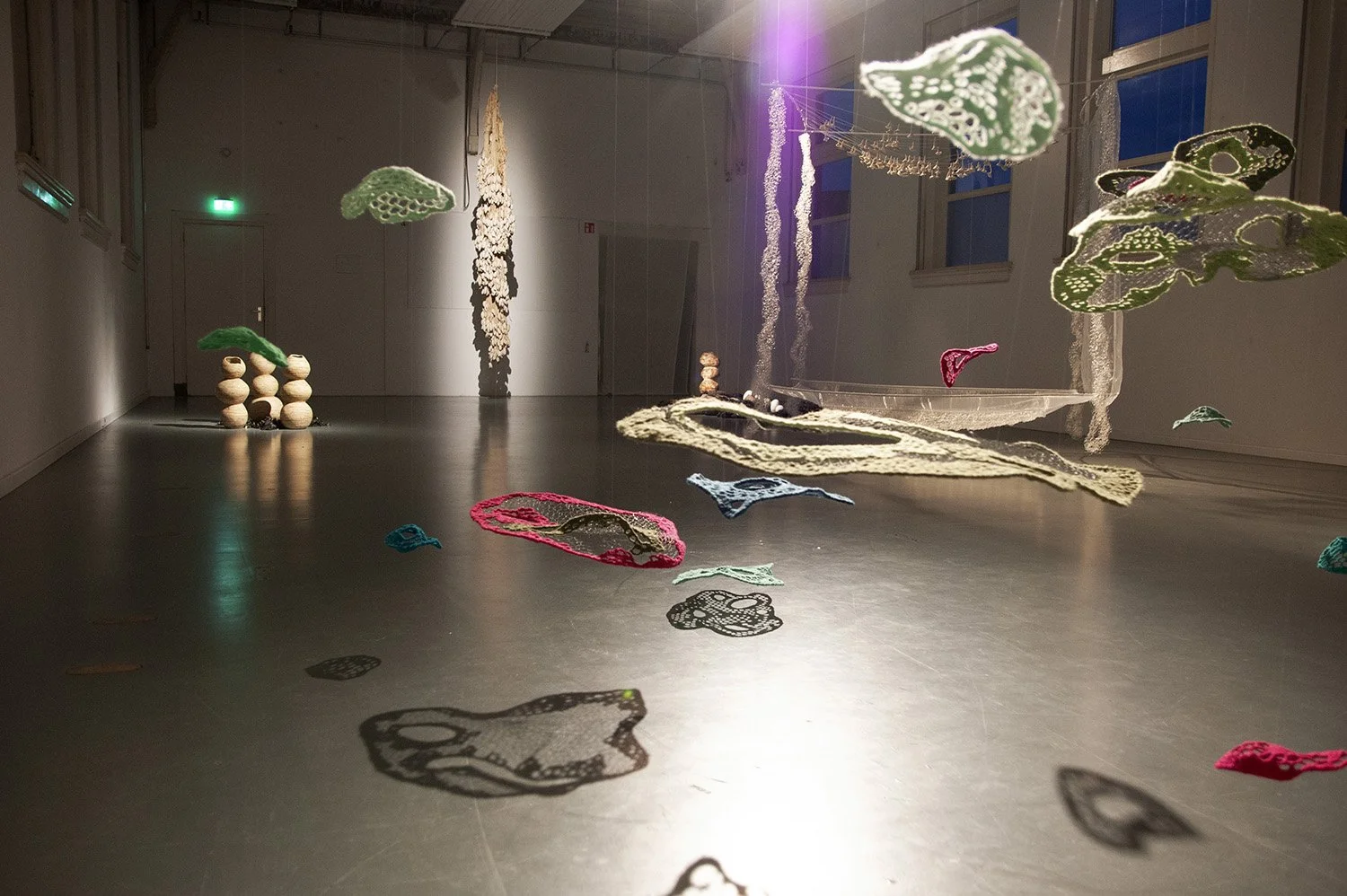 "Onderstroom" / "Undercurrent"