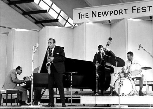 Misha Mengelberg, Piet Noordijk, Rob Langereis en Han Bennink op het Newport Jazz Festival, 3 juli 1966. Foto Jaap van de Klomp