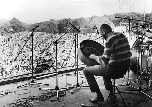 Bennink op het popfestival Kralingen, 1970. foto Pieter Boersma