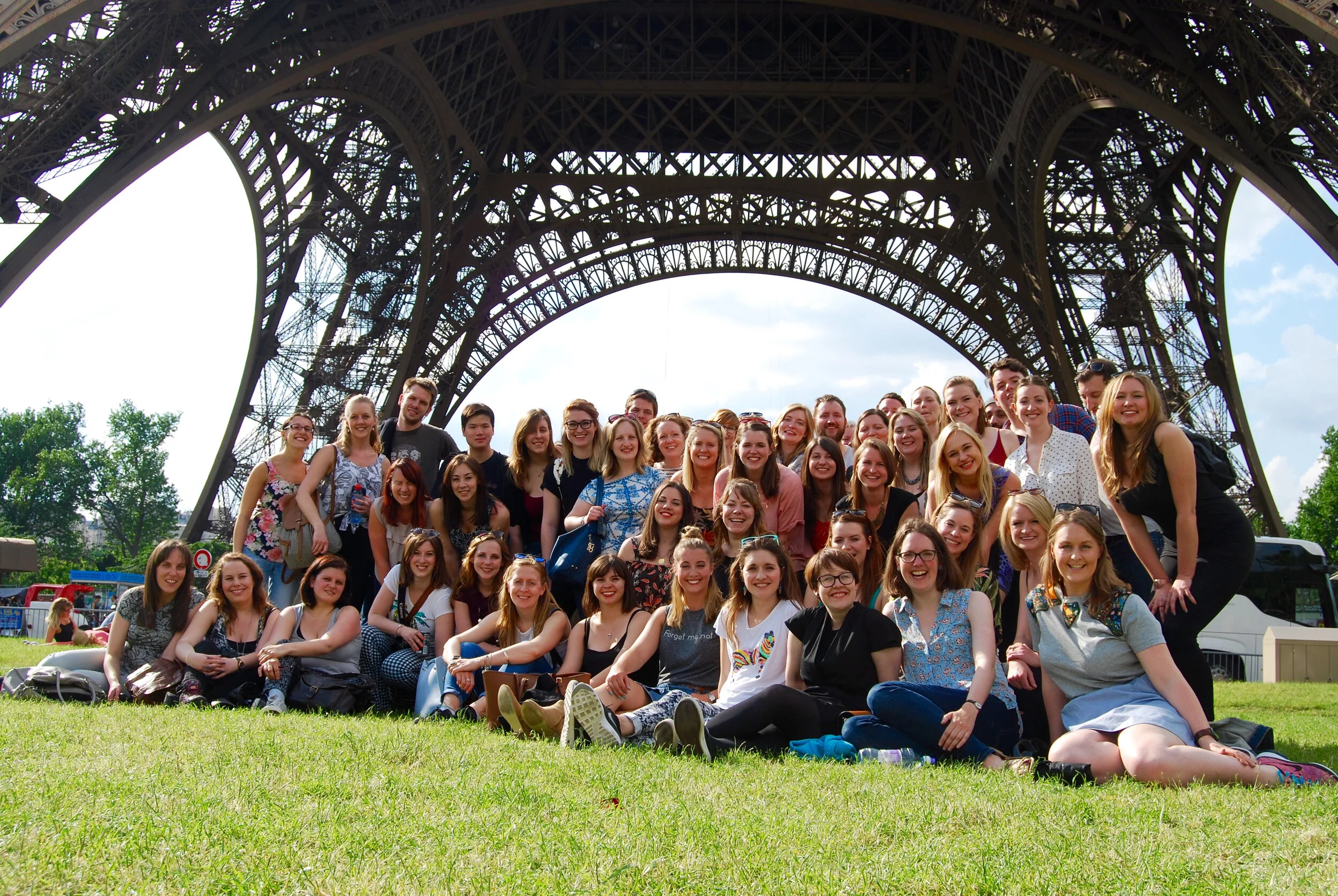 Starling Arts choirs in front of the Eiffel Tower.jpeg