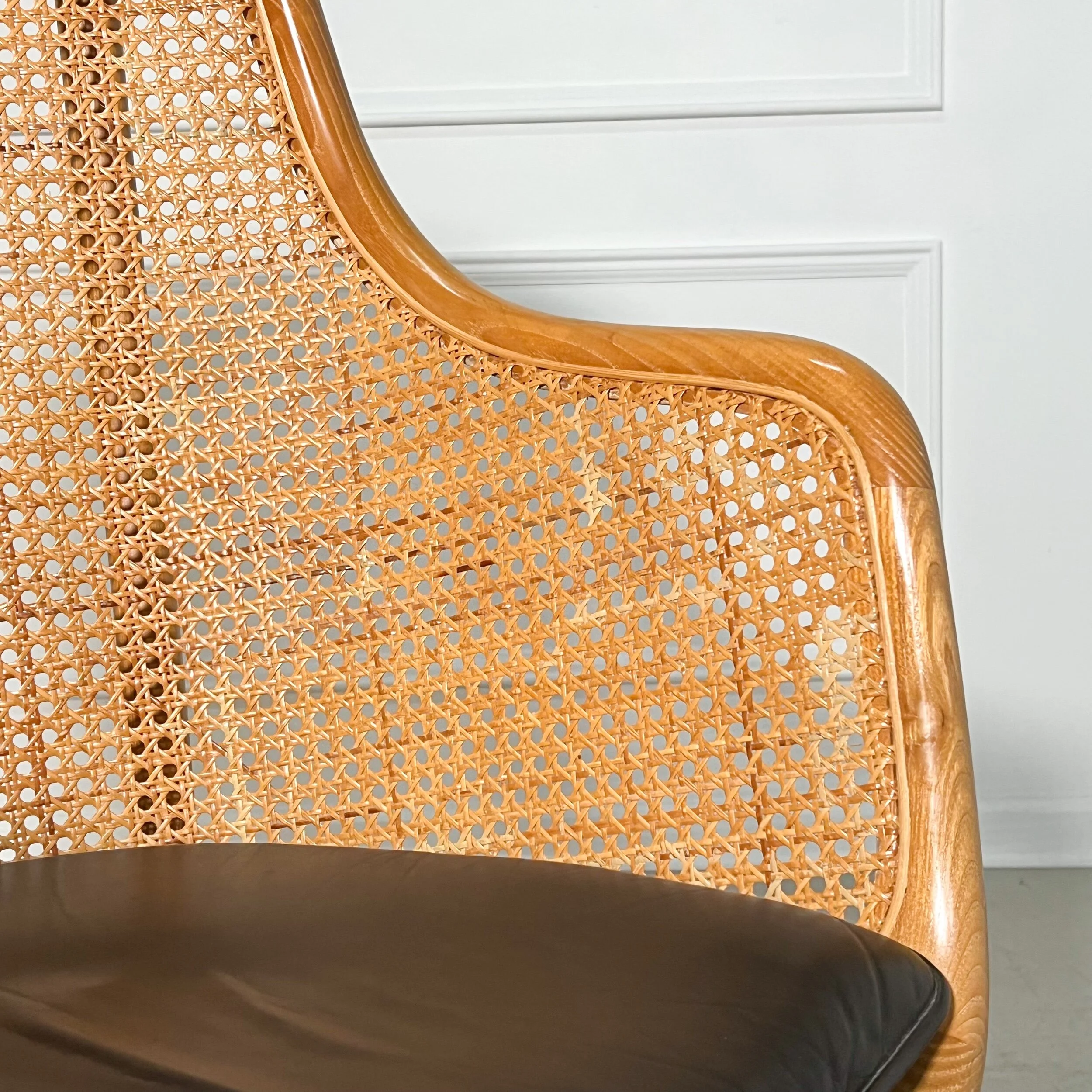 EE7DE248-59D7-410A-A680-8BAD2A6AD7B0