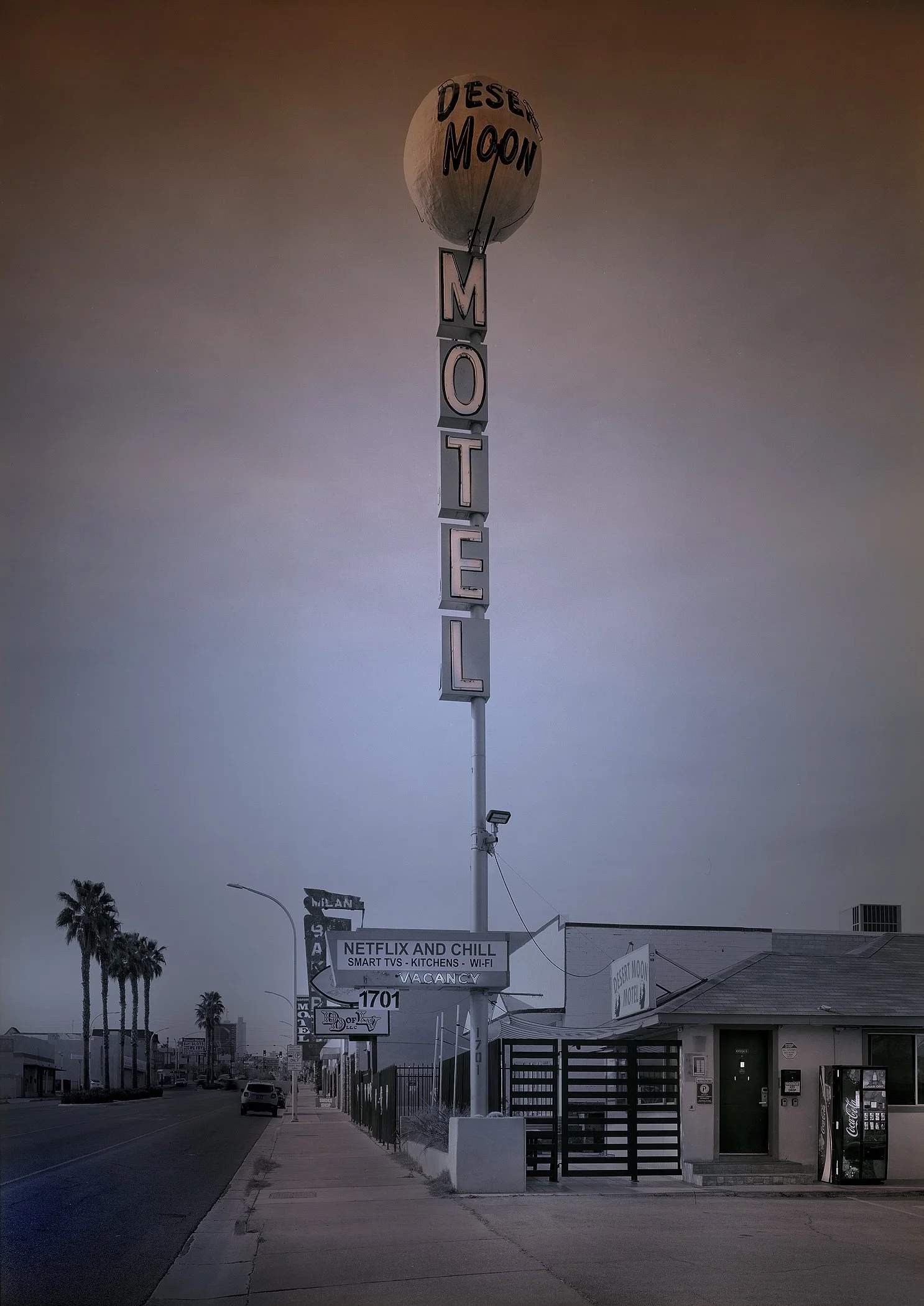 Dessert Moon Motel-2026