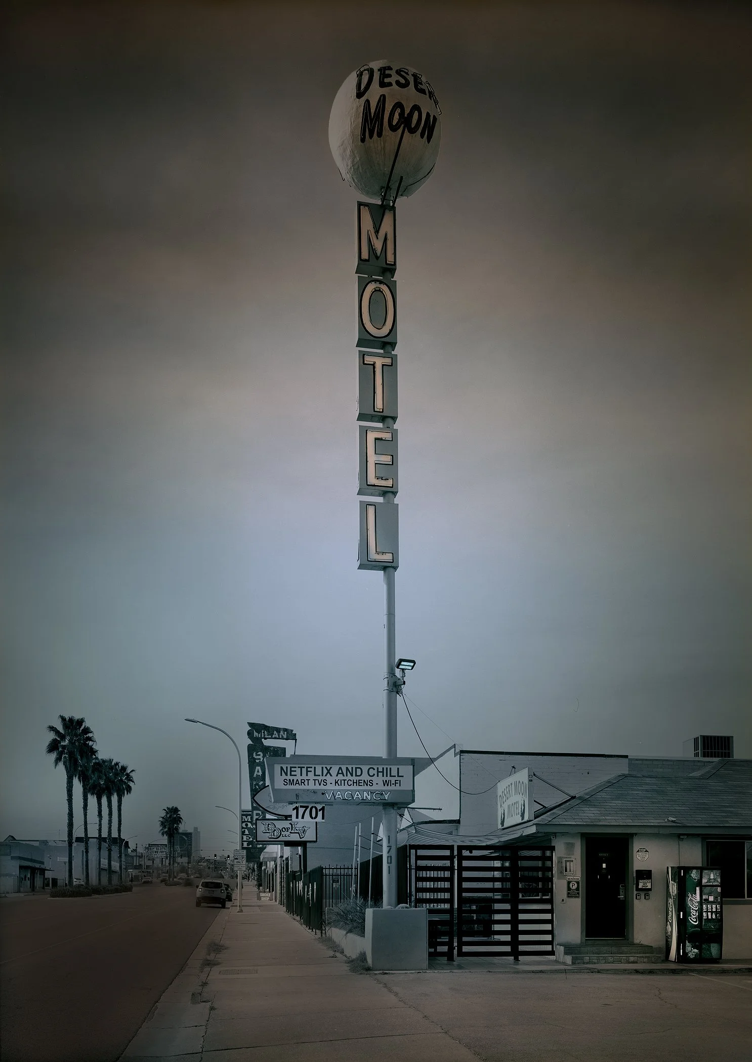 Dessert Moon Motel-2026