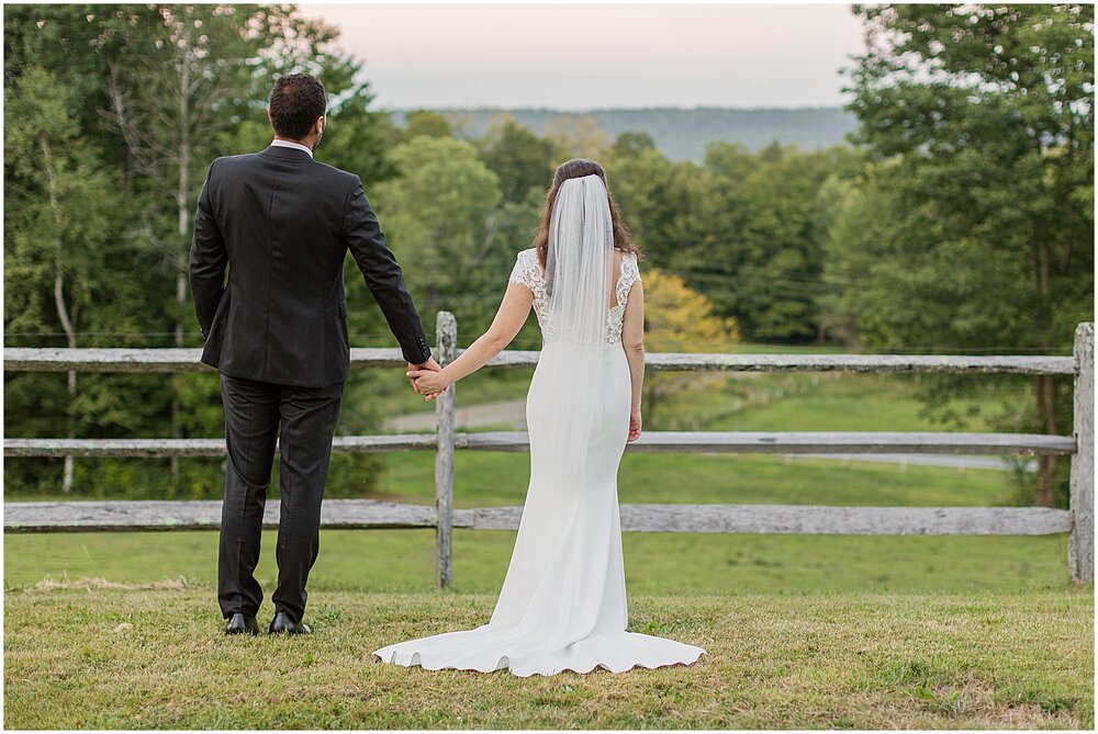 Guilford-Vermont-Backyard-Wedding_0370.jpg