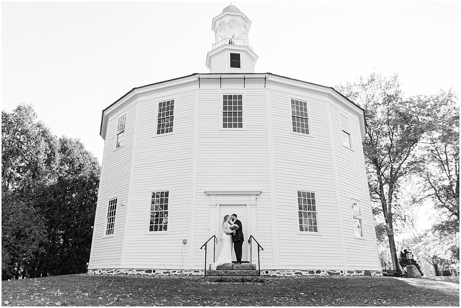 Round-Church-Mansfield-Barn-Vermont-Wedding-74.jpg