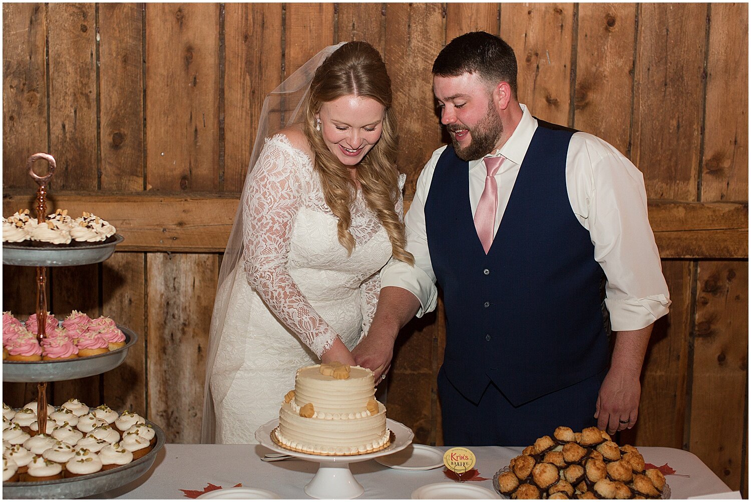 Round-Church-Mansfield-Barn-Vermont-Wedding-105.jpg