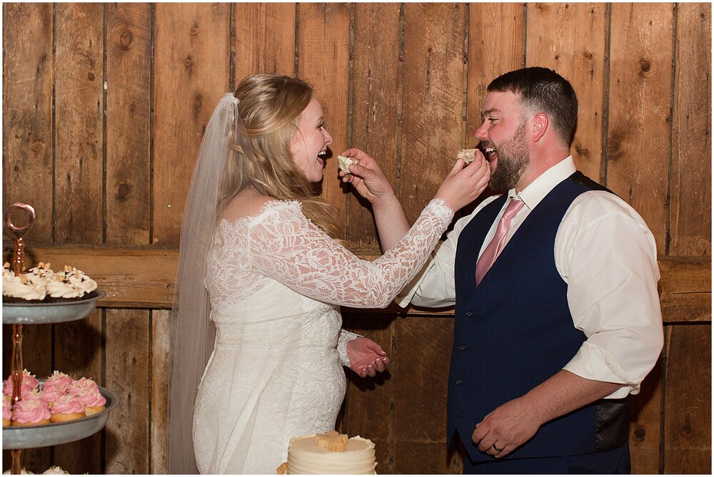 Round-Church-Mansfield-Barn-Vermont-Wedding-106.jpg