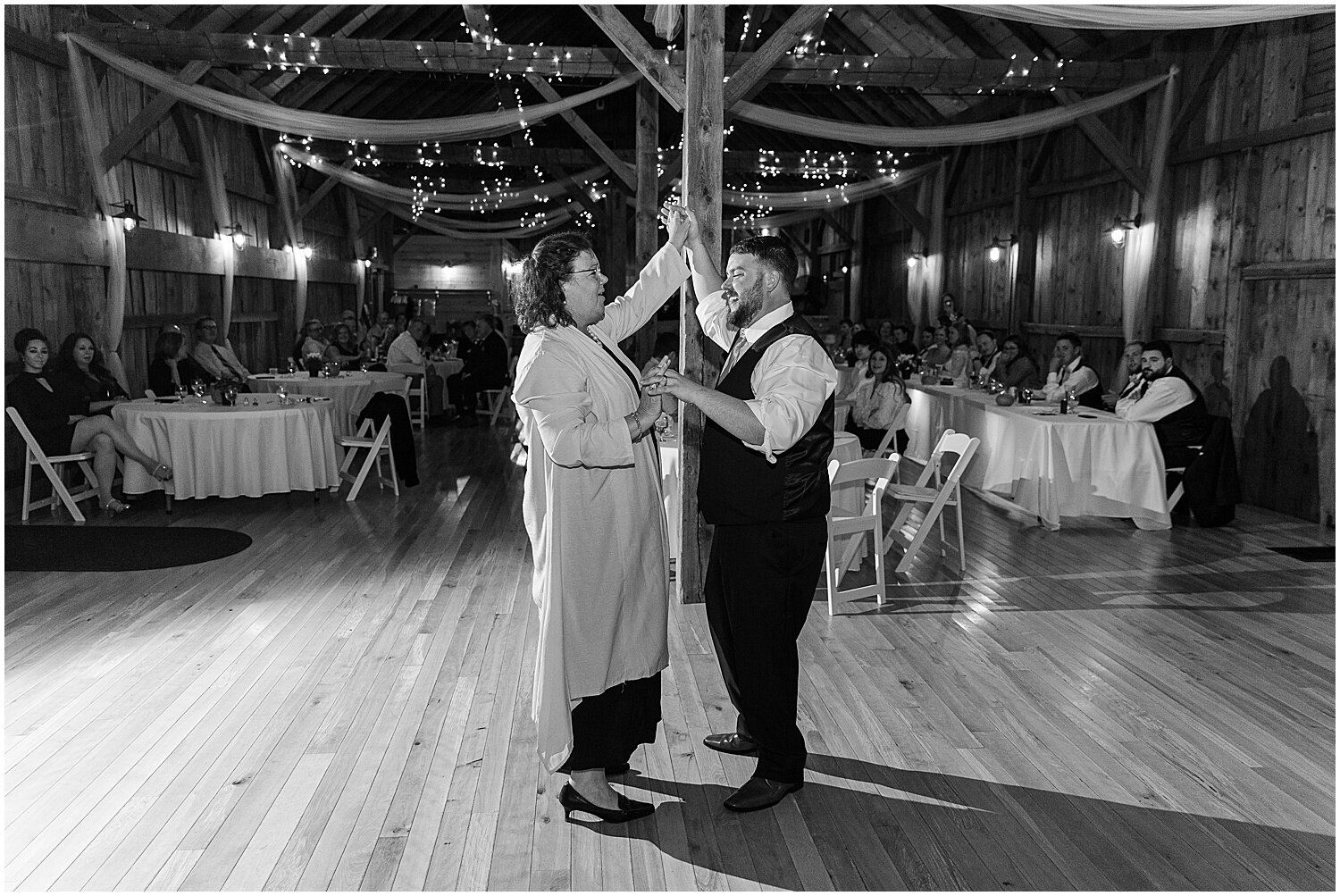 Round-Church-Mansfield-Barn-Vermont-Wedding-112.jpg