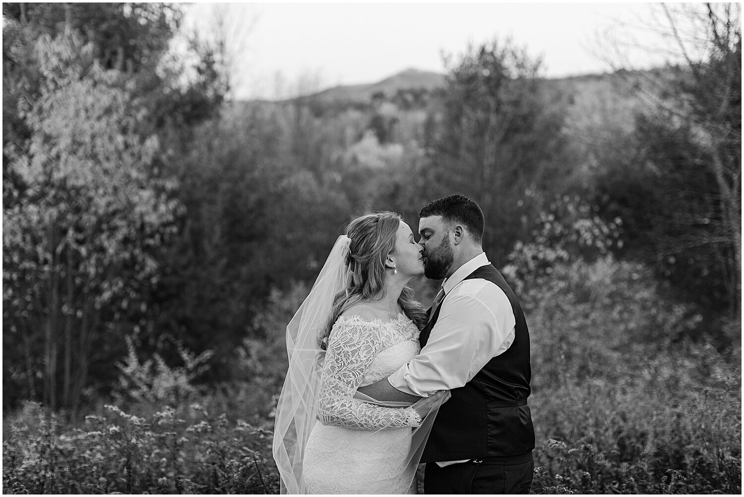 Round-Church-Mansfield-Barn-Vermont-Wedding-122.jpg