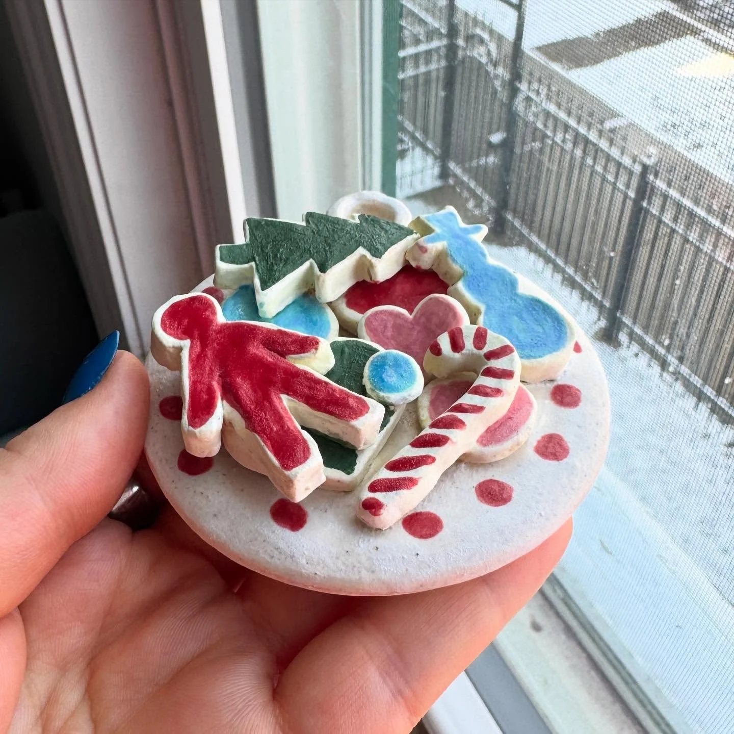 My next installment in the comfort food series: Christmas cookies!!! Slide to the end for extra special proof of source material. Today&rsquo;s completely inappropriate Chicago winter wonderland couldn&rsquo;t feel more apropos 😌🍪🎄