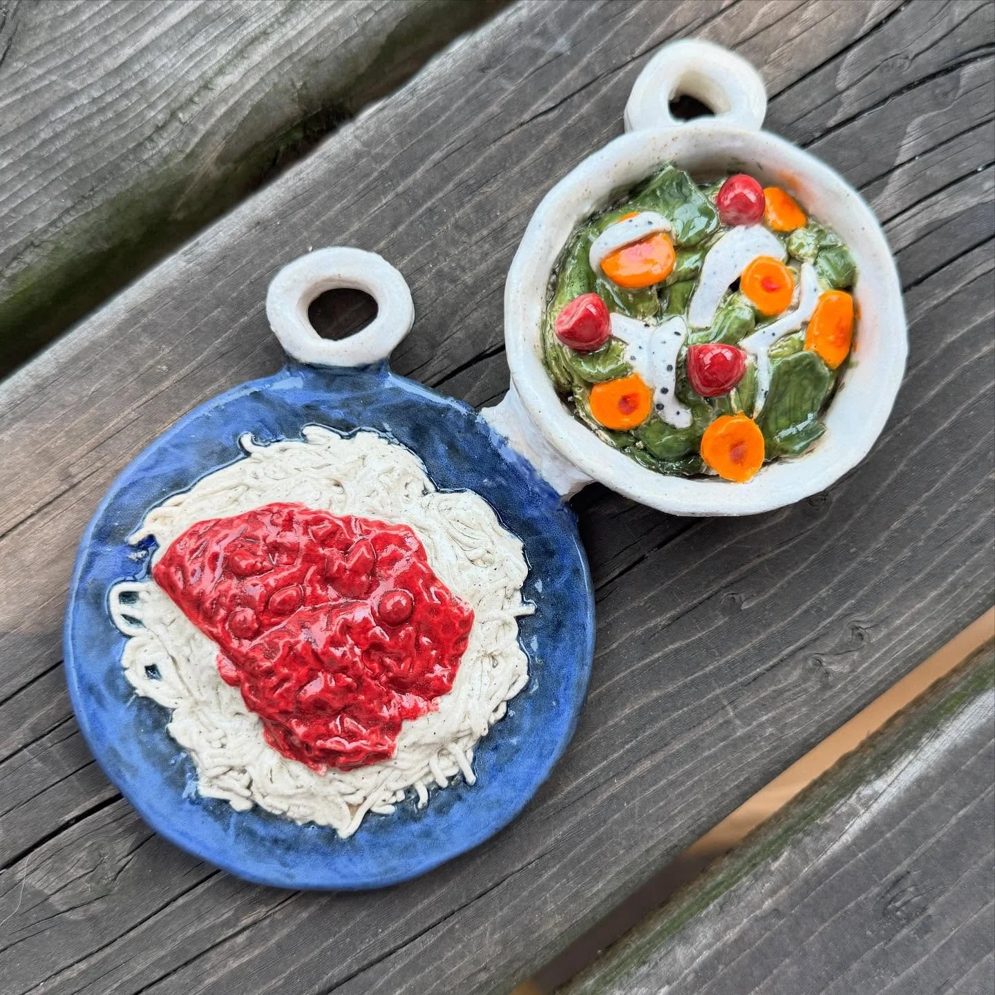 Comfort food collection: meal #7 &mdash; @jenniferrleach&rsquo;s spaghetti &amp; salad 🥗 🍝!!!