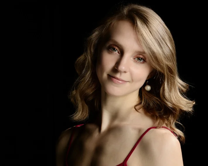 Gillian Abbott Ep. #4 From Cirque du Soleil, to Juilliard , to Dirty Dancing - Gillian shares her Audition experiences, the benefits of school & what she does to stay mentally fit.