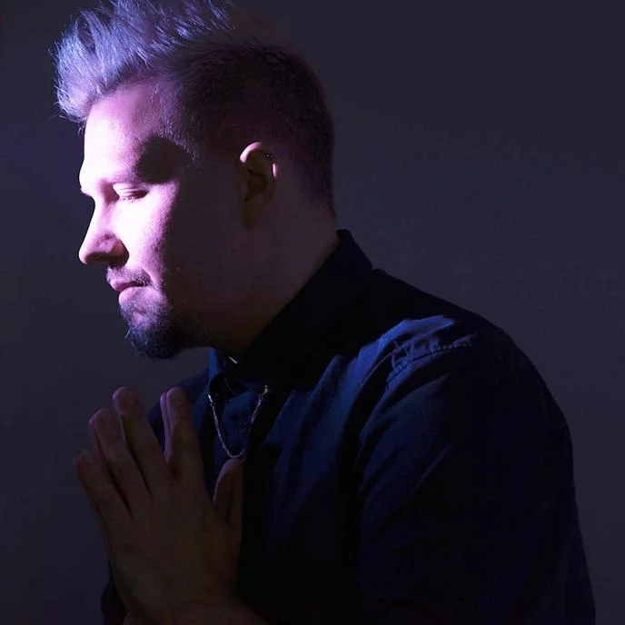 Calen Kurka Ep. #120 Calen talks about the distinction between Contemporary vs. Lyrical, how he provides a space for play and where failing as a teacher is necessary. Calen and Lauren open up some of their processes, approaches, and fails.