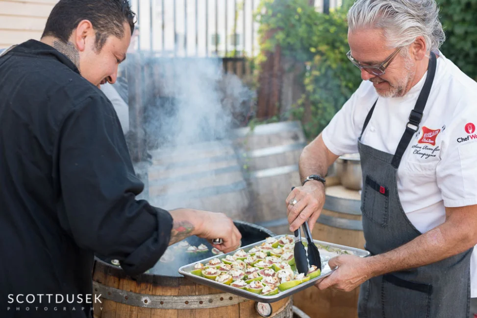 barrel_smoker_dinner_andrew_spurgin_John_mattel_Adria-Montaño_planet_rooth004-973x650.jpg