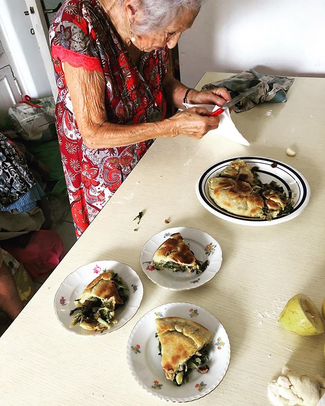 Several of you asked to see Feni&rsquo;s finished pizza di scarole. Feni&rsquo;s pastry is unleavened and she uses lemon juice to make it crunchy. Traditionally, the greens were foraged, but she uses the outer leaves of escarole lettuce (no waste) an