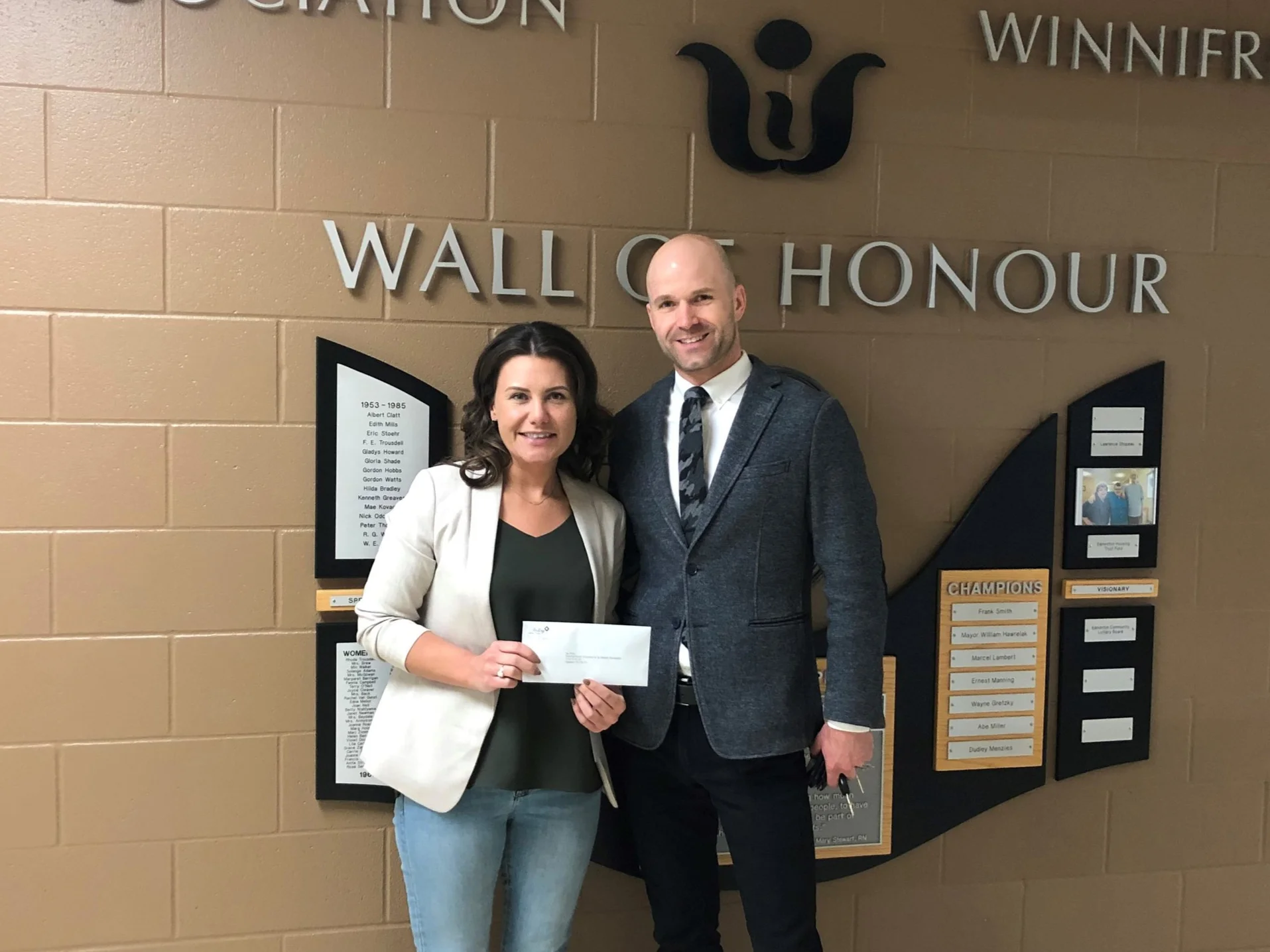 WSA CEO, Sue White and Jeff Bryson, ED of The Stollery Charitable Foundation at cheque presentation