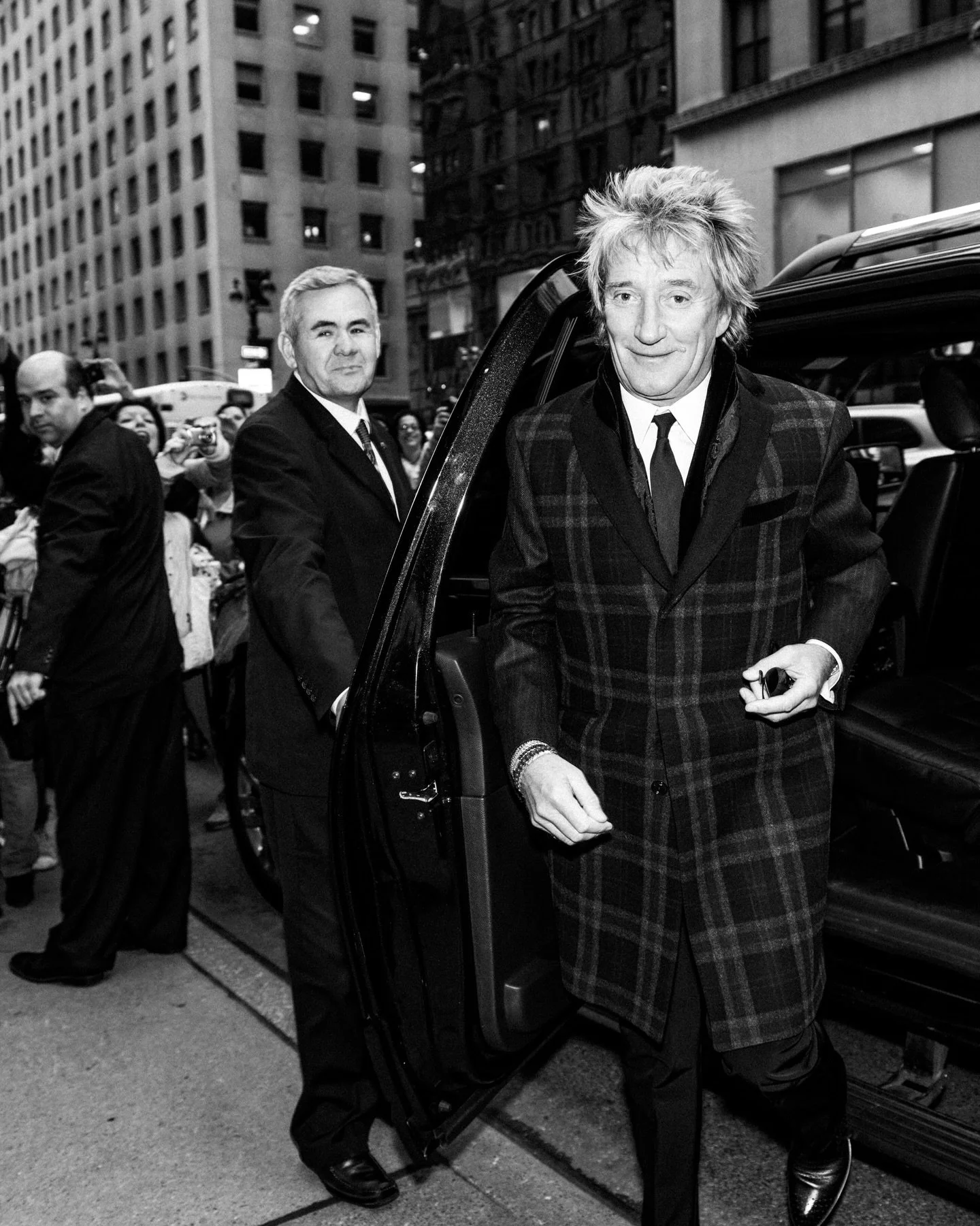 i&rsquo;m not sure what compelled me to look back at these photos i took of @sirrodstewart in 2012, but now that i have i think they&rsquo;re actually pretty interesting! 

i had met him a month prior for another photo op, which i think is how i got 