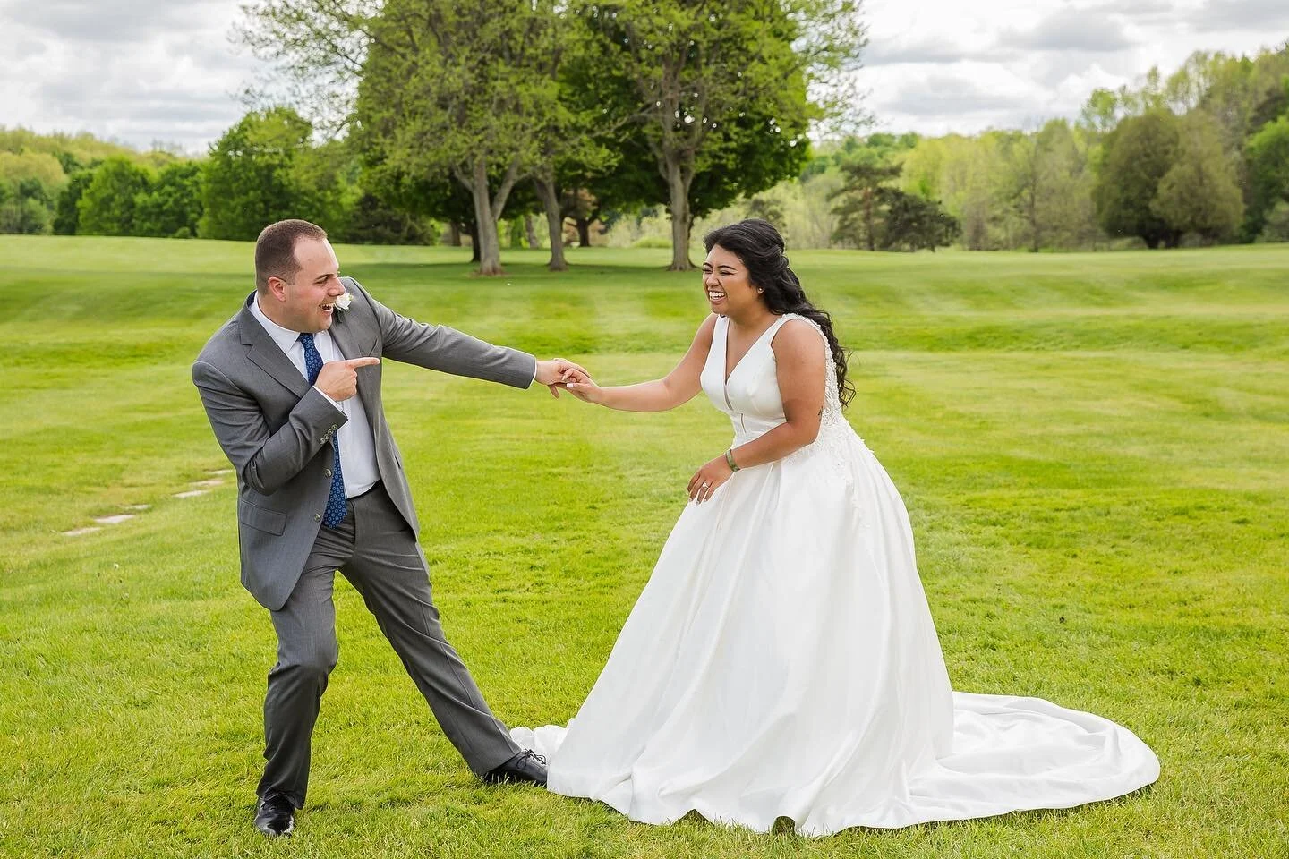 I love a couple that can take AMAZING photos together but still be goofy 🤩
&bull;
&bull;
&bull;
#intimatewedding #newlyweds #loveauthentic #cnyphotographer #upstatenyphotographer #weddingphotography #brideandgroom #syracuseweddings