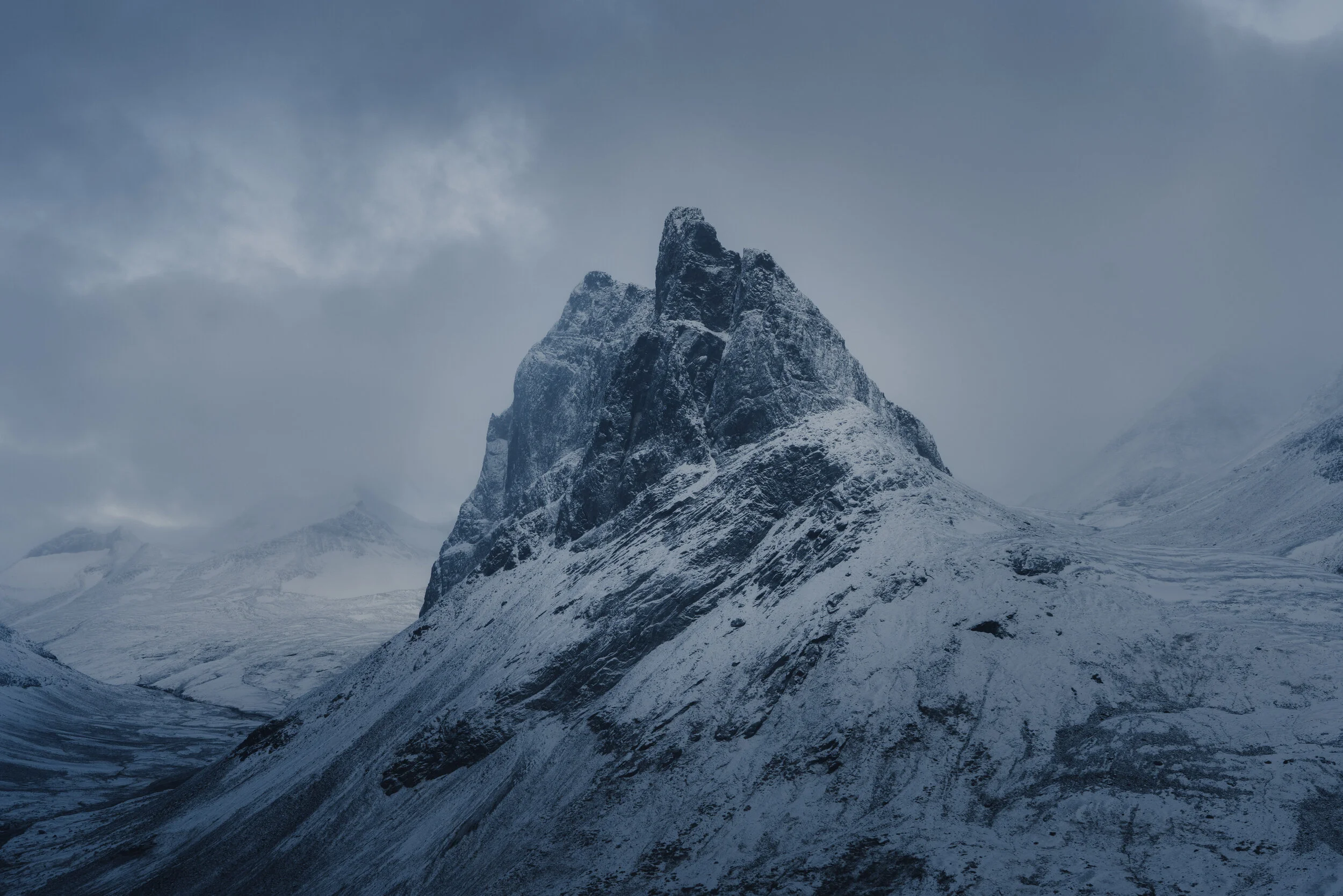 The Nallo Mountain with its sharp appearance - has given it its Sami name, which in English translates to The Needle
