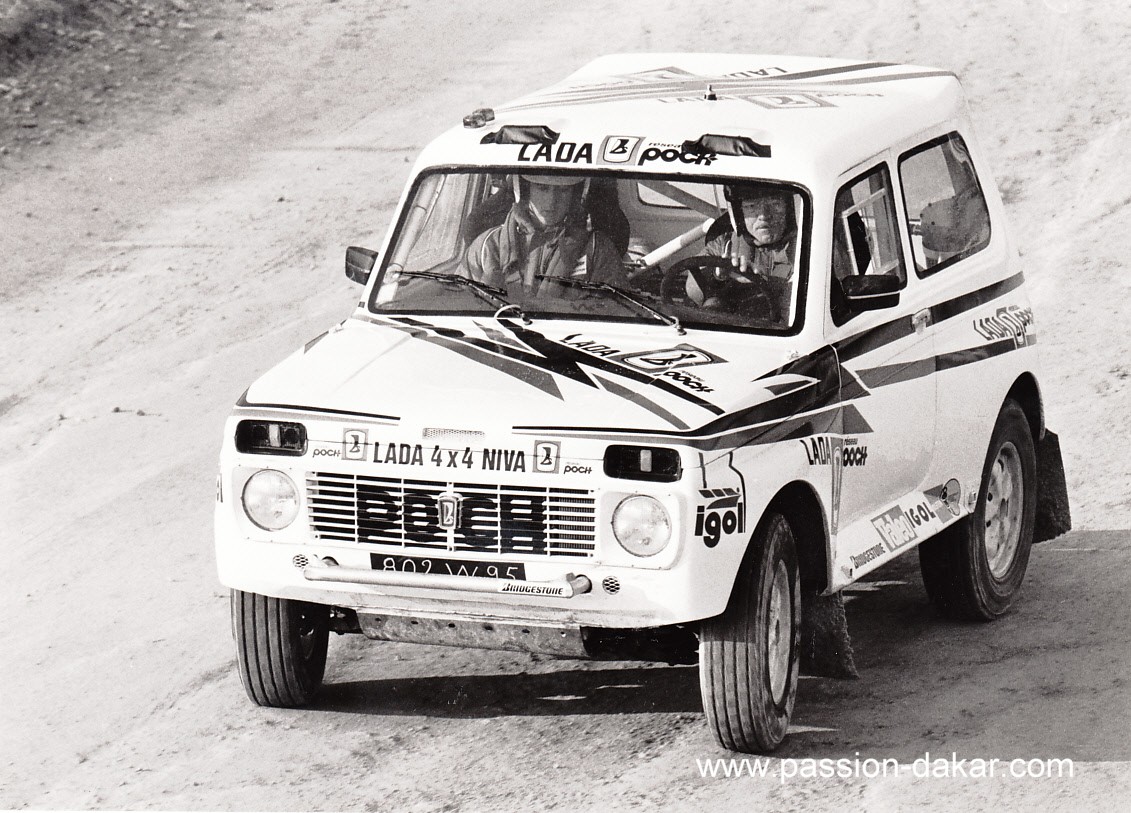 Photo presse LADA-POCH DU 10 éme PARIS-ALGER-DAKAR 1988.jpg