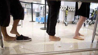 airport_shoes001_16x9.jpg