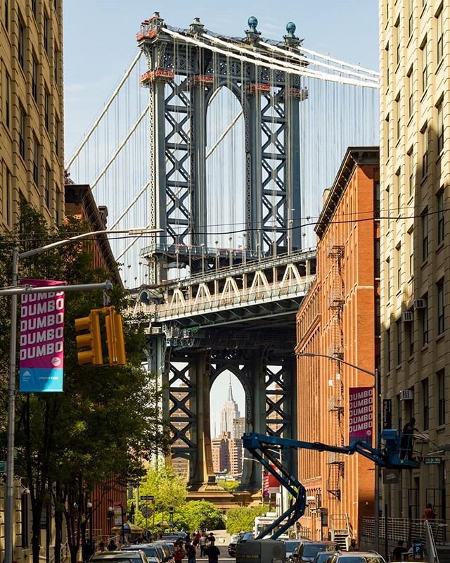 Who doesn't love this view of the #manhattanbridge from Brooklyn?
.
.
.
.
#nycrealestate #nycprimeshot #travelnyc #newyorker #nyloveyou #ig_nycity #tv_buildings #buildingswow #srs_buildings #topnewyorkphoto #unlimitednewyork #newyork_true #incredible