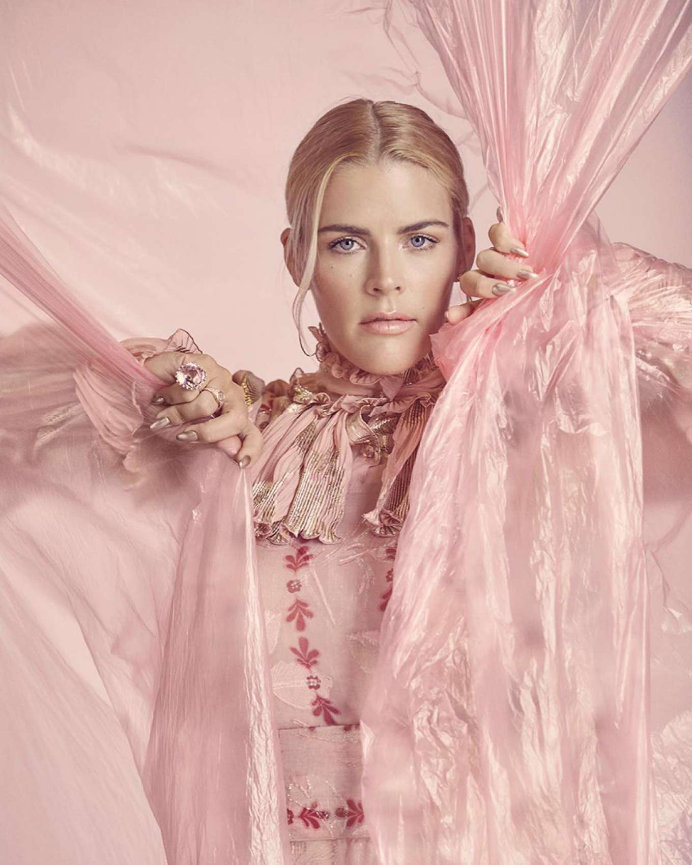Busy-Philipps-for-Bust-Magazine-2018--04.jpg