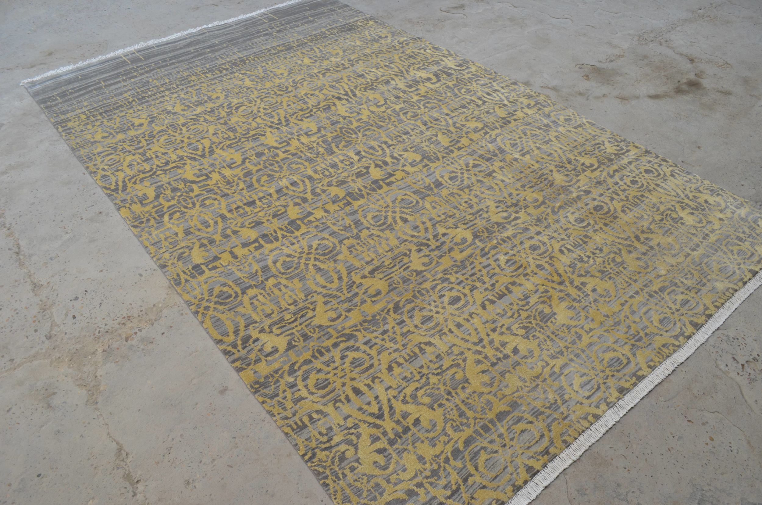 HAND KNOTTED