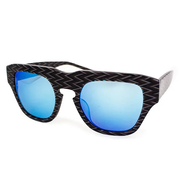 The Dagger Sunglasses in Zig Zag Black