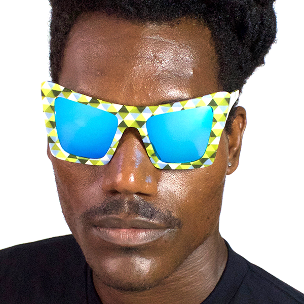 SHUTTERBUG-NEOBLUEMODEL-1.png