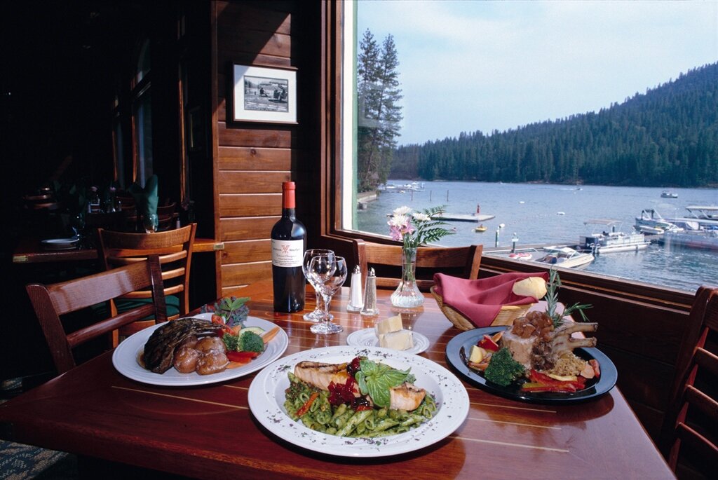 MaderaCounty_DuceysontheLake_RestaurantView_ThePinesResort.jpg