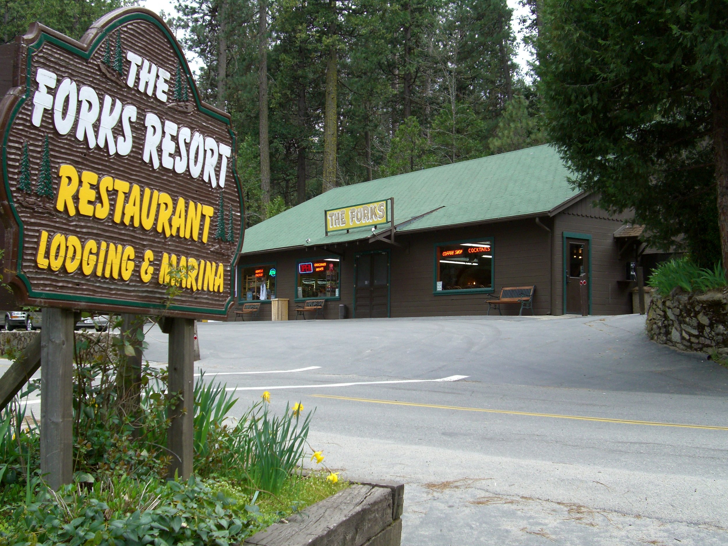 sign-The-Forks-Resort-Bass-Lake-CA-Resort (107).JPG