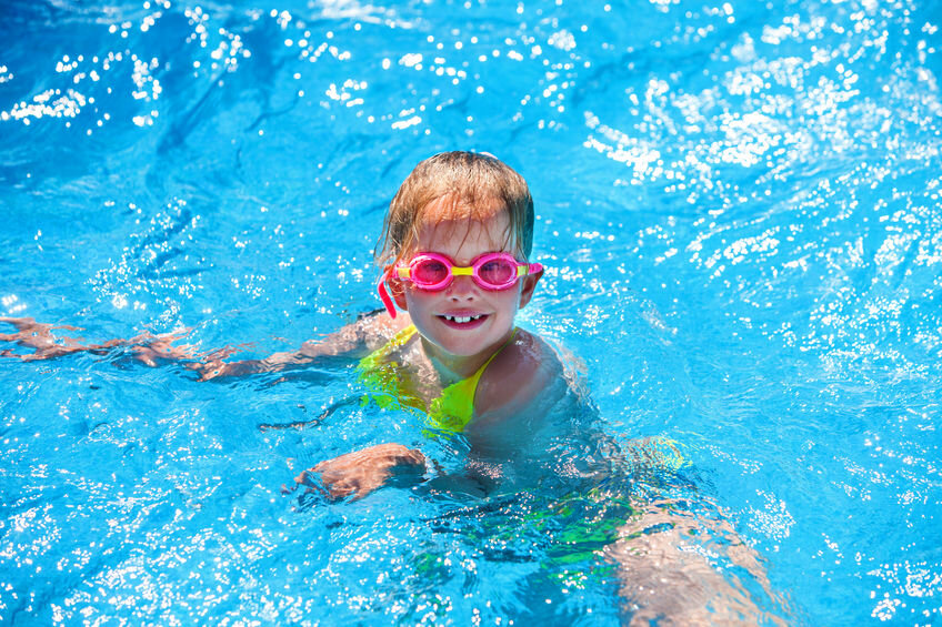 123RF Child Swimming in Water 21818361_s.jpg