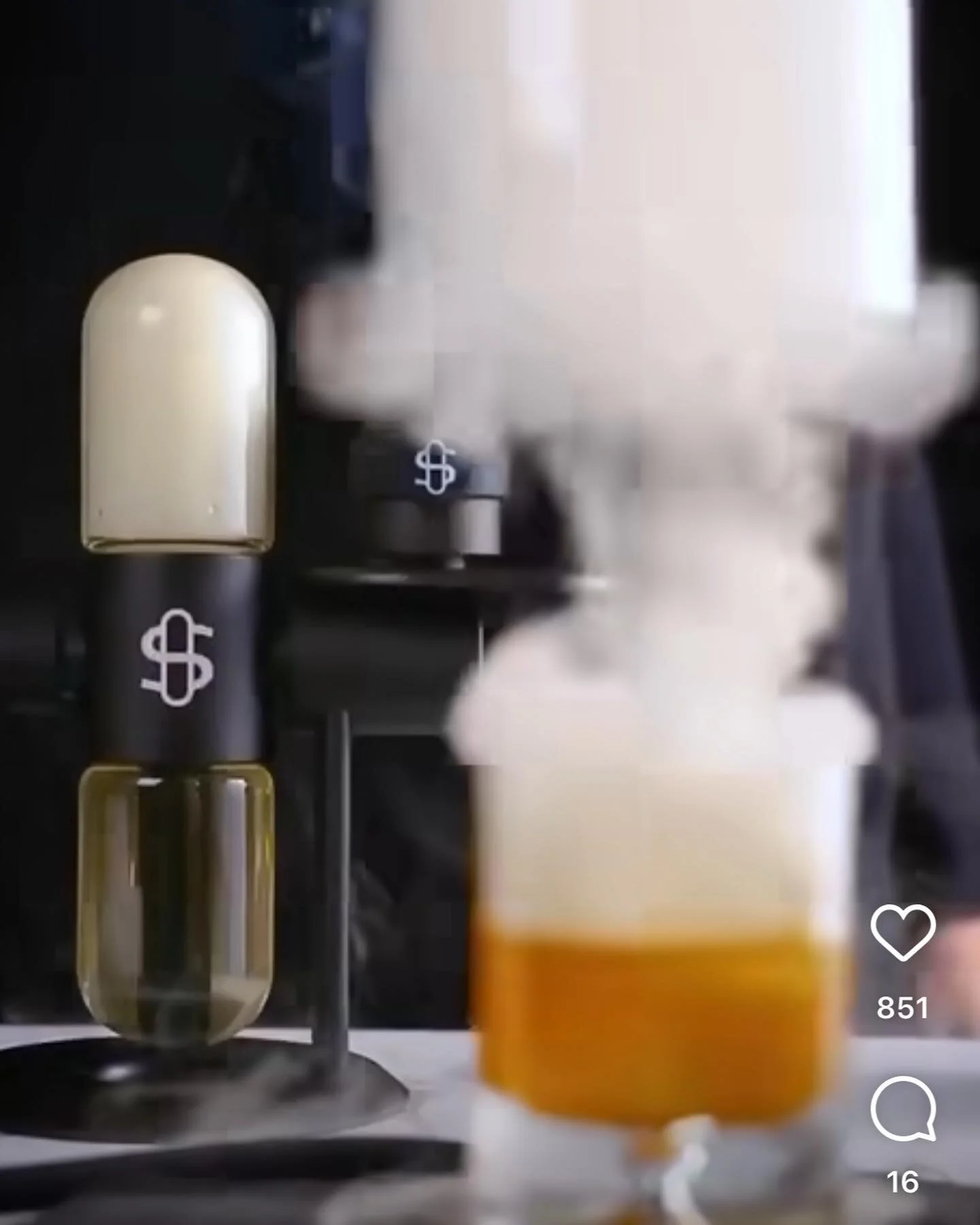 How to up your cocktail and mocktail game for the three day weekend? Check out @thrillist reels w @stundenglass to get your &ldquo;Head in the Clouds&rdquo; 
*
#labordayweekend #stundenglass #mocktails #cocktails #foodanddrink