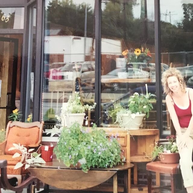 going through old photos, pre-cell phone photos and pre-internet presence, my first storefront in old irving park, circa 2003, with 3 children under the age of 4. what was i thinking?
.
.
.
#tbt #womeninbusiness #vintagechicago #onwardandupward #jenz
