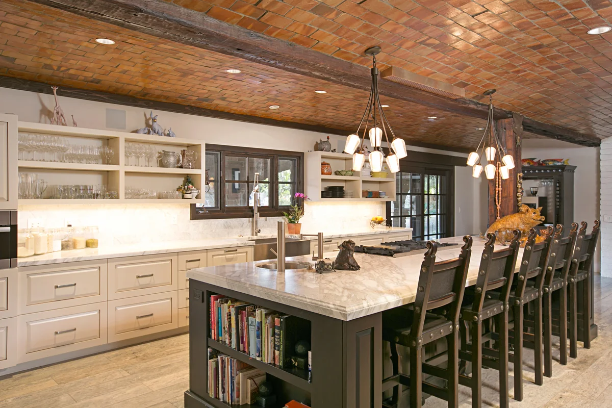 Kitchen 2.jpg