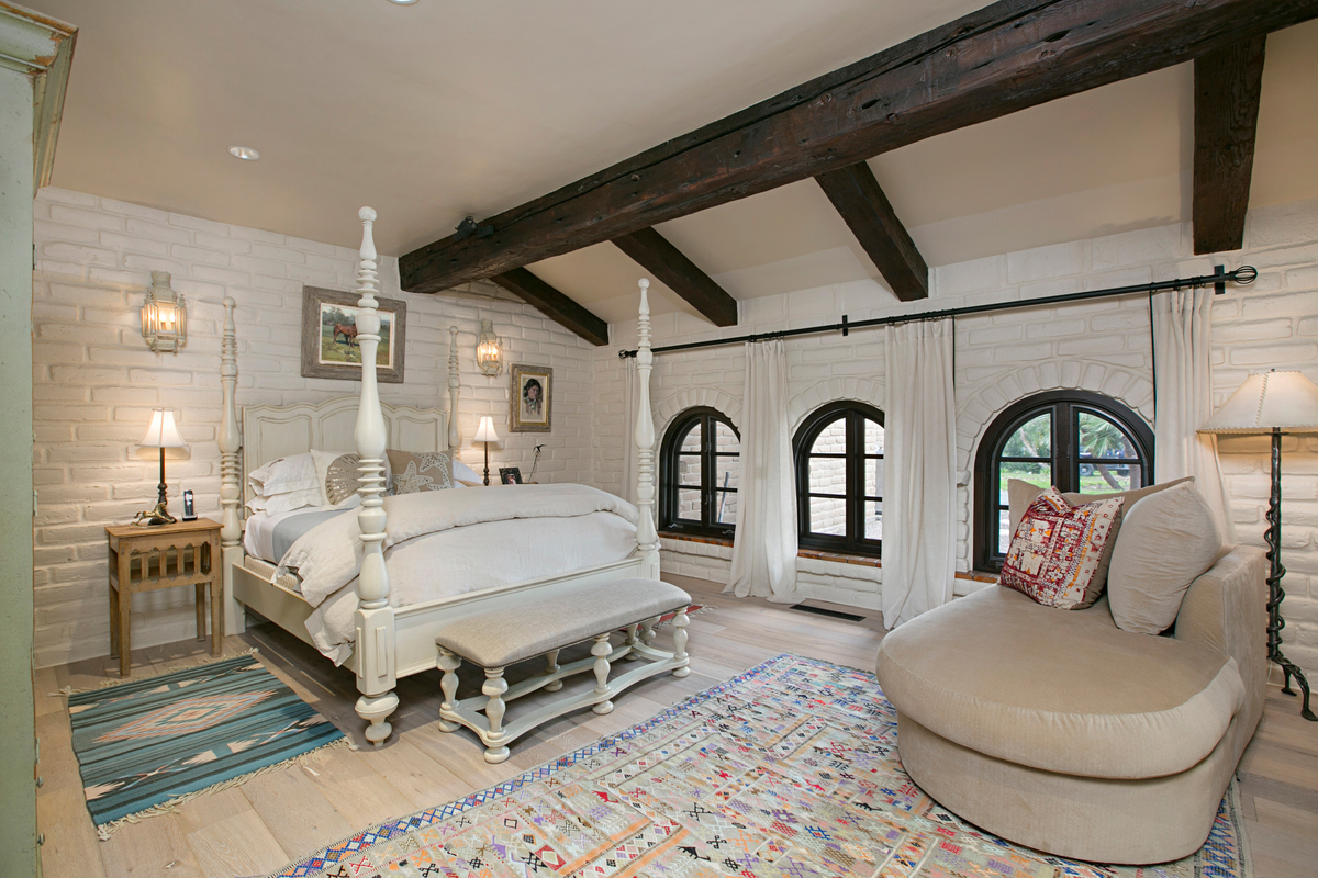 Amalie's Room.jpg