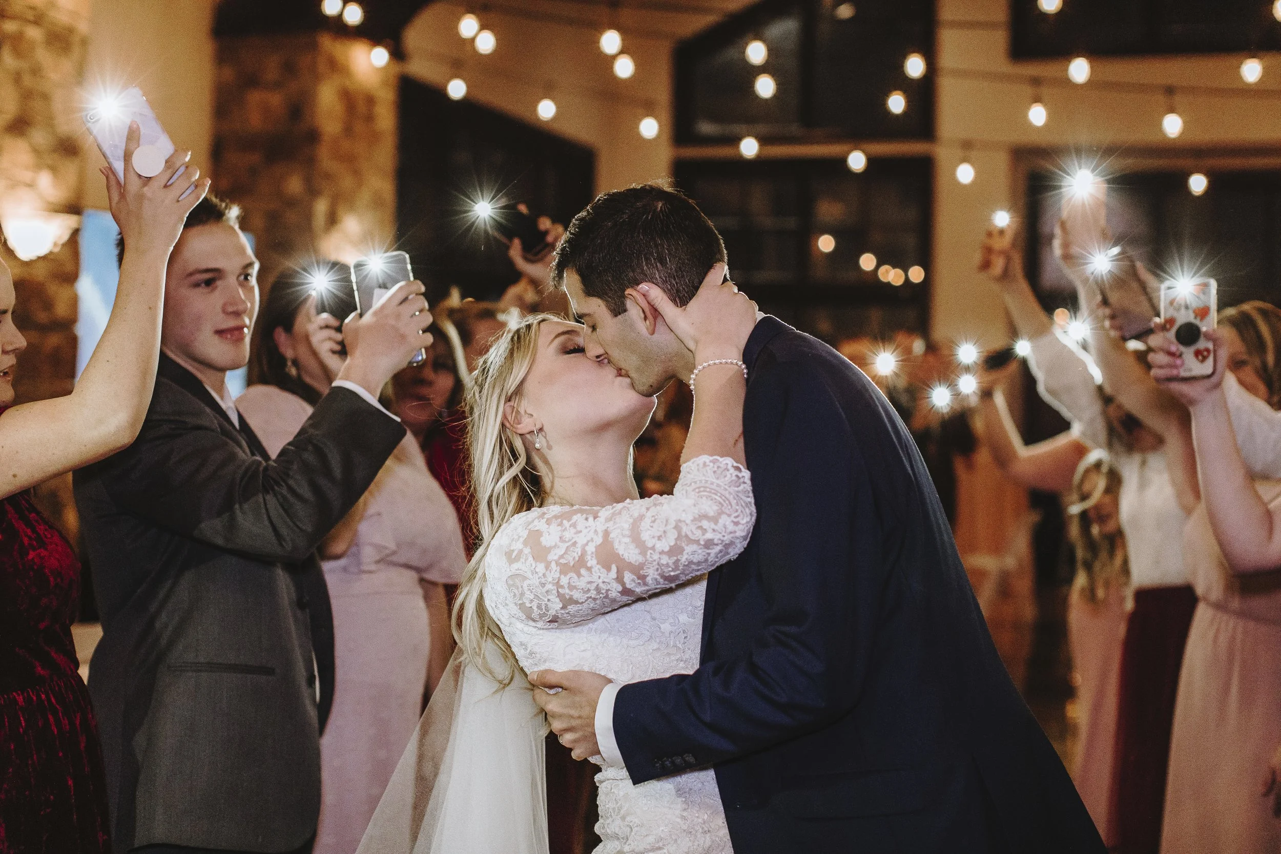 How to Save Money On Your Wedding (And What To Splurge On!) 